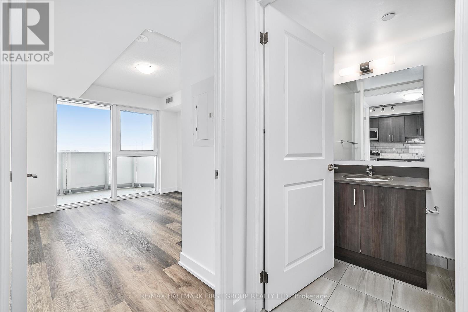 604 - 1010 Sandy Beach Road, Pickering, Ontario  L1W 0C7 - Photo 10 - E12864480