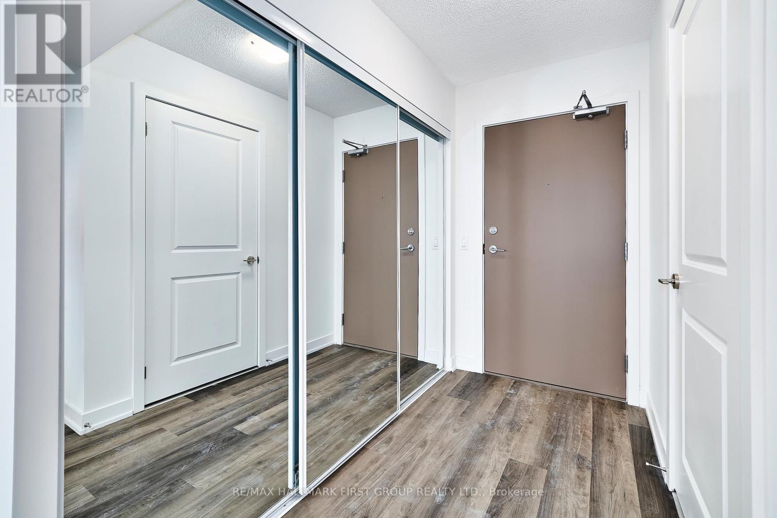 604 - 1010 Sandy Beach Road, Pickering, Ontario  L1W 0C7 - Photo 2 - E12864480