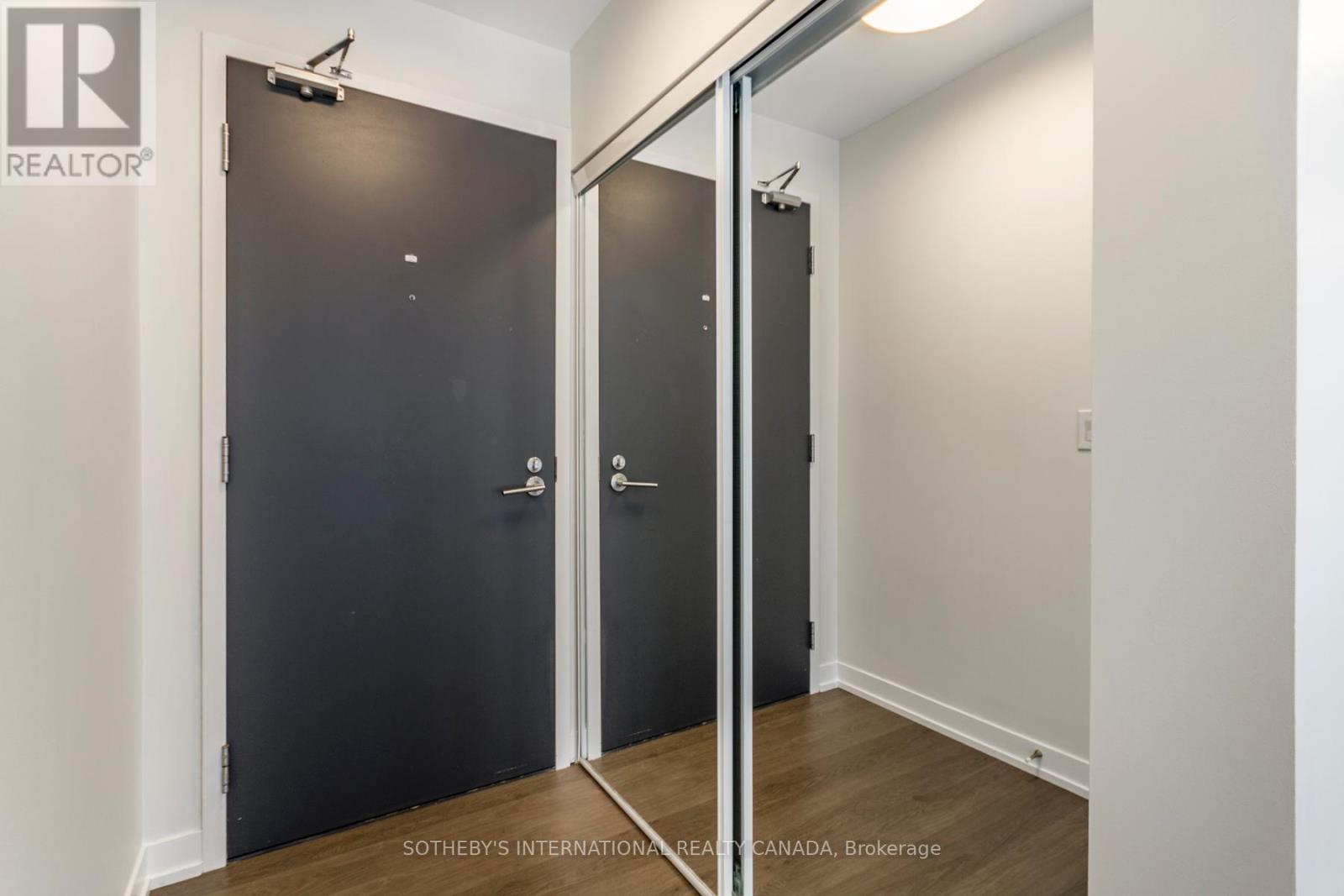 713 - 105 George Street, Toronto, Ontario  M5A 0L4 - Photo 5 - C12855370