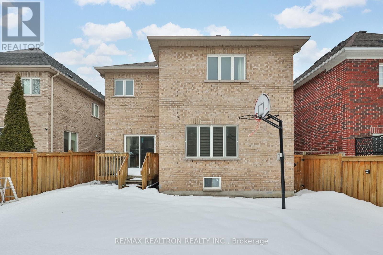 16 Mckenzie Way, Bradford West Gwillimbury, Ontario  L3Z 0K1 - Photo 43 - N12858944