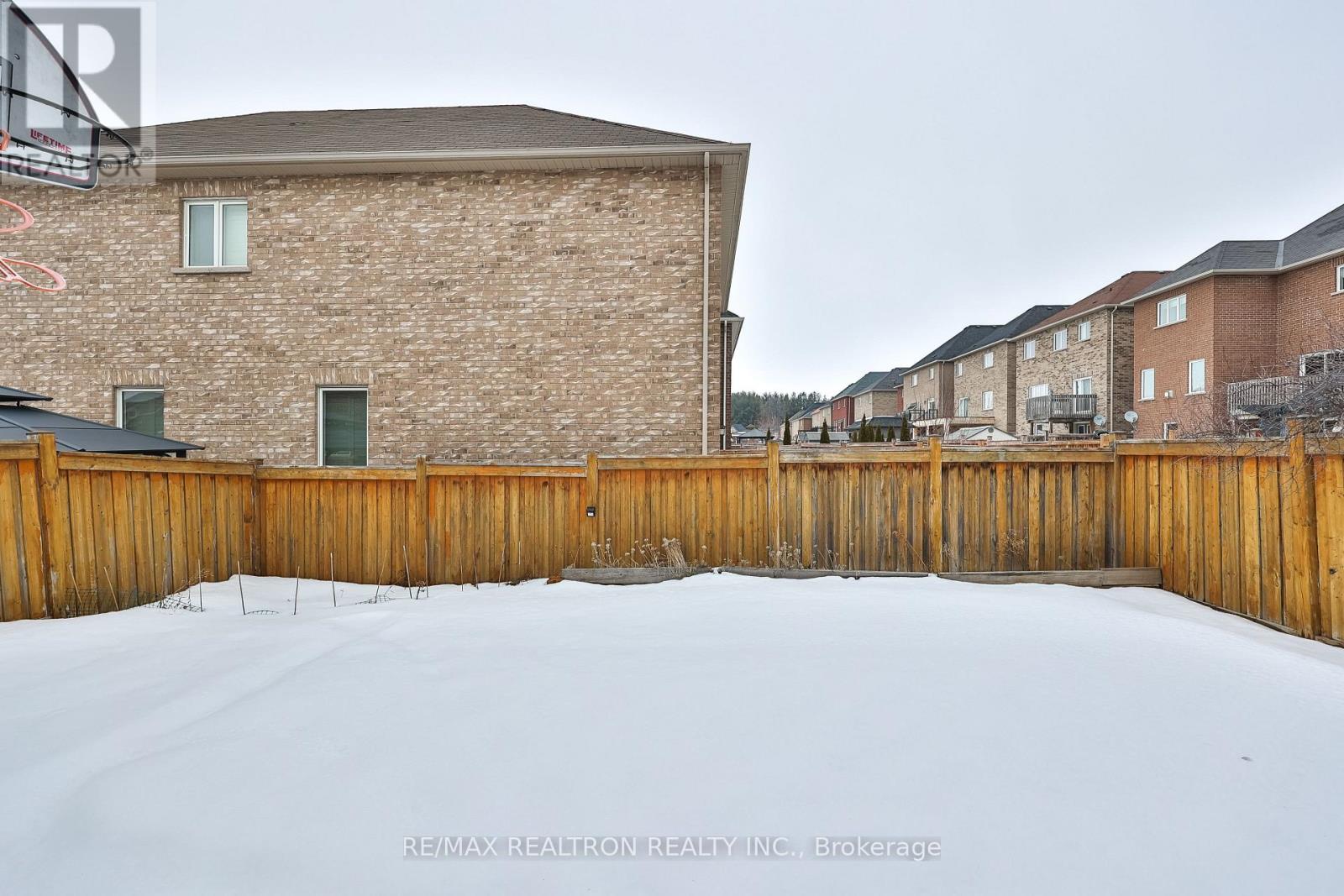 16 Mckenzie Way, Bradford West Gwillimbury, Ontario  L3Z 0K1 - Photo 42 - N12858944