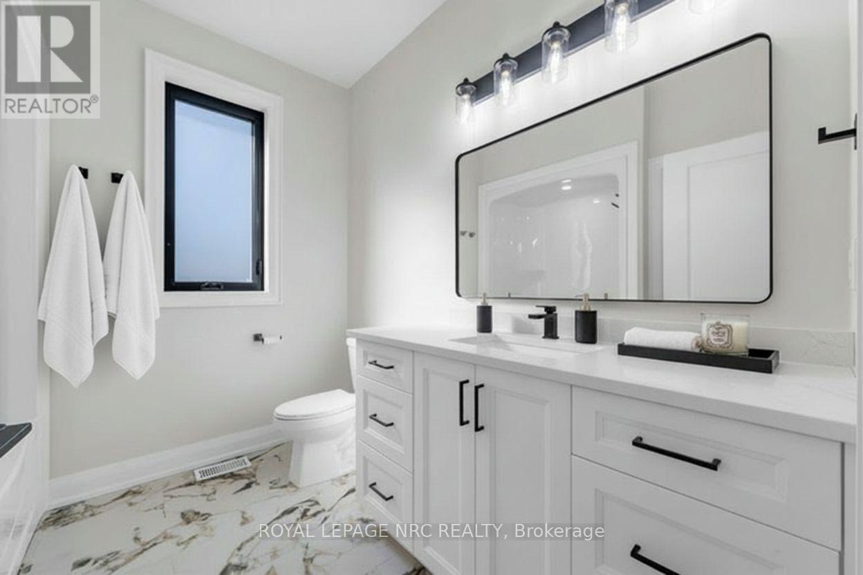 207 Forks Road, Welland (Dain City), Ontario  L3B 6C5 - Photo 11 - X12704150