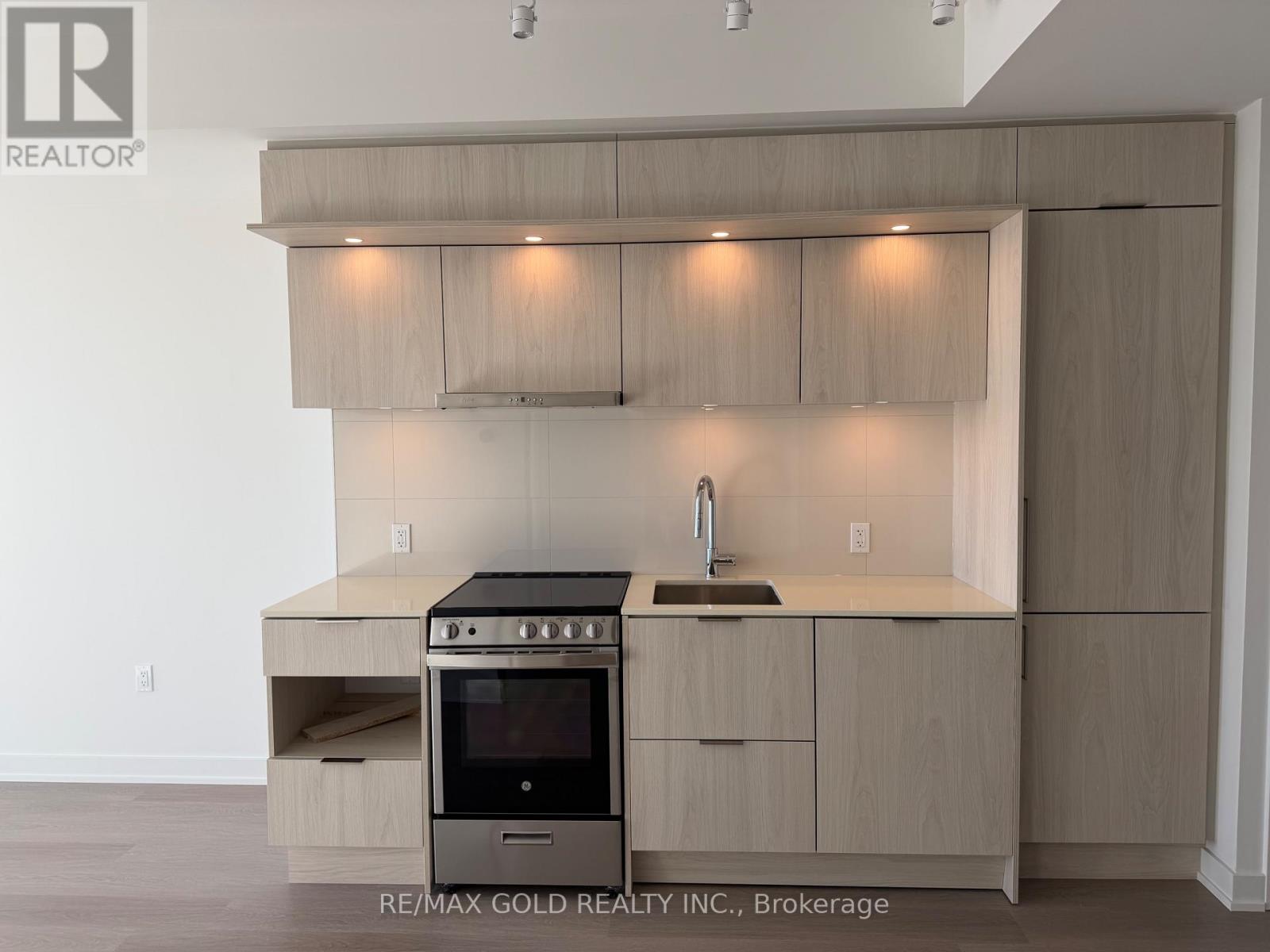 1708 - 448 Burnhamthorpe Road W, Mississauga, Ontario  L5B 4M6 - Photo 2 - W12864498