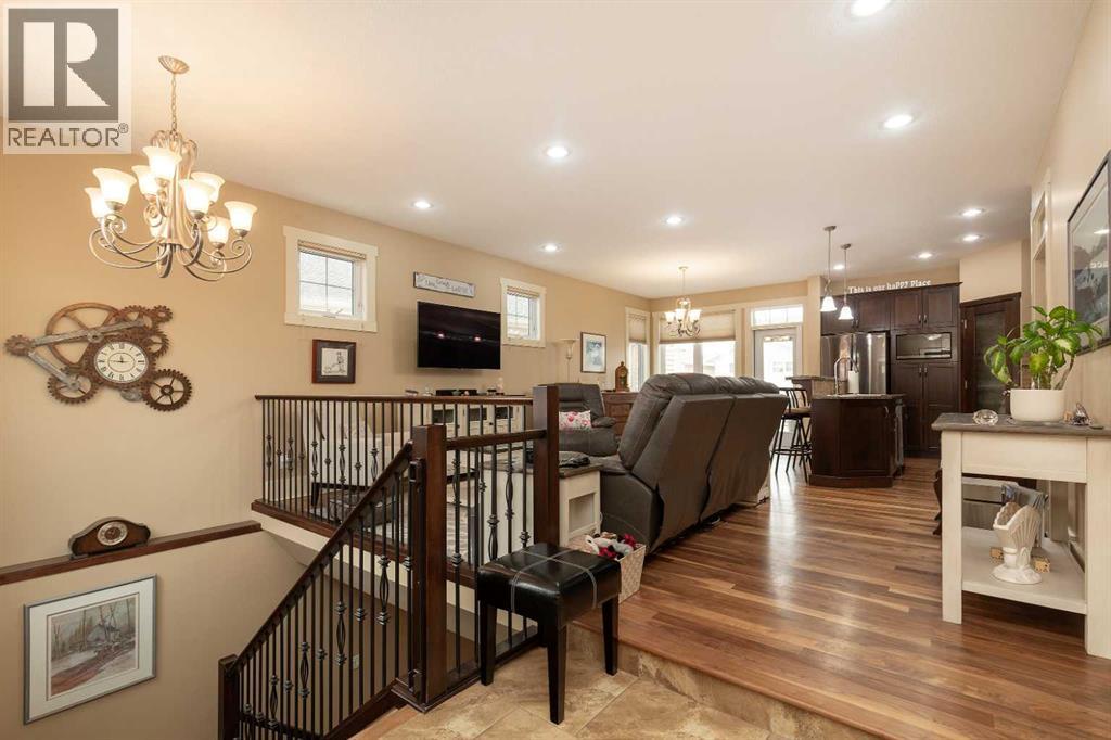 12 Cougar Cove N, Lethbridge, Alberta  T1H 6H2 - Photo 4 - A2290415