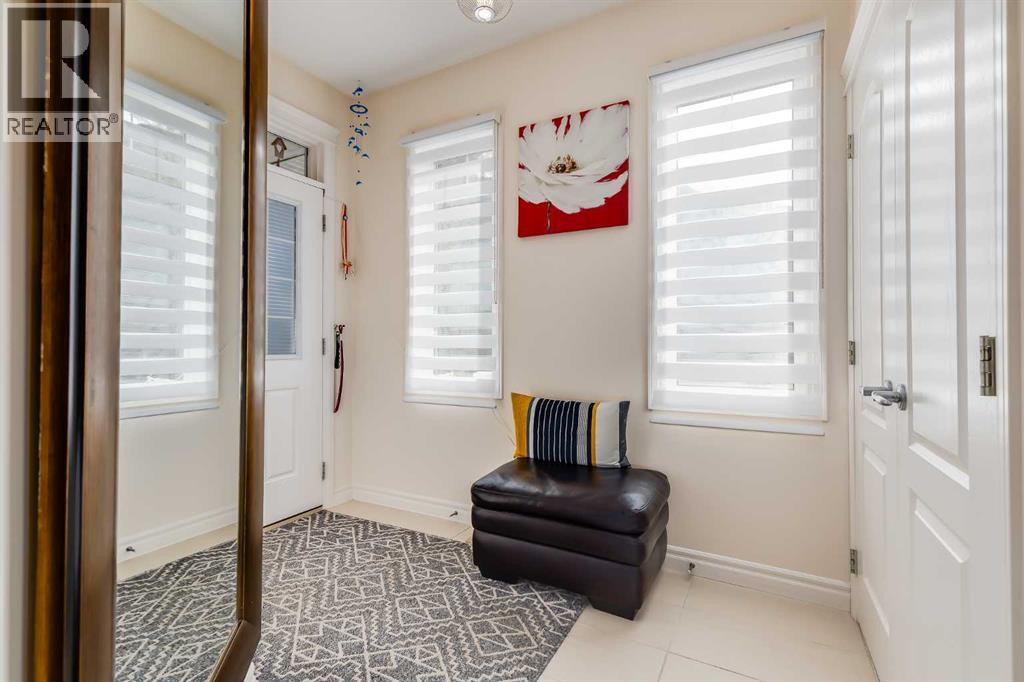 87 Evanswood Circle Nw, Calgary, Alberta  T3P 0K2 - Photo 4 - A2289611