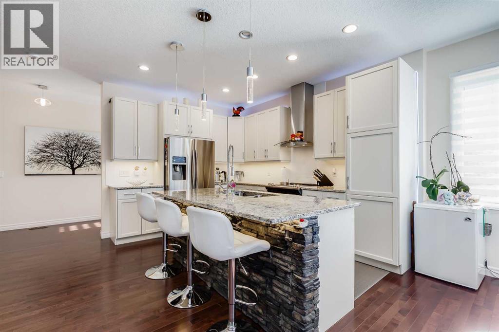 87 Evanswood Circle Nw, Calgary, Alberta  T3P 0K2 - Photo 9 - A2289611