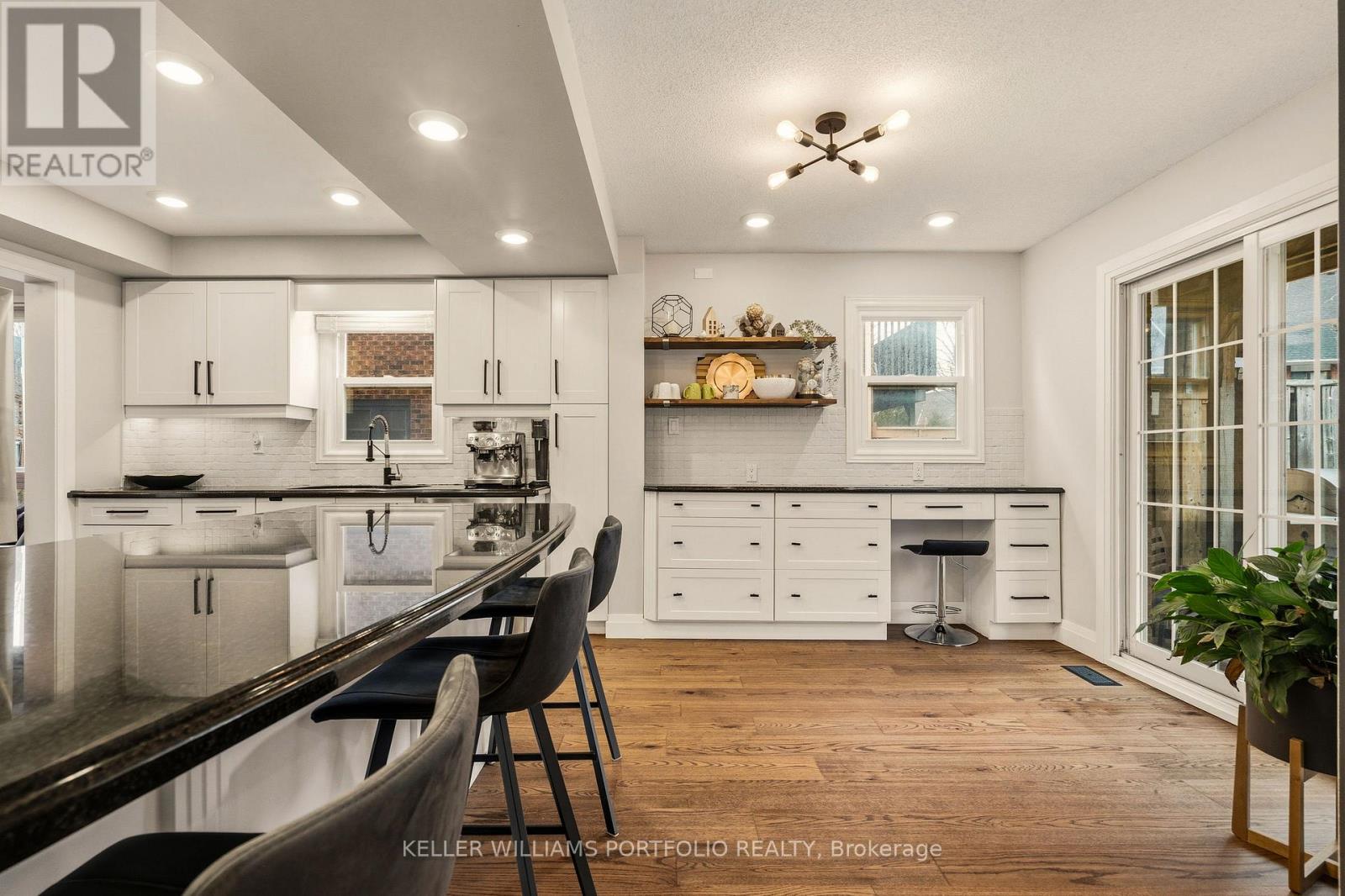 50 Edgewater Drive, Hamilton, Ontario  L8E 4Z3 - Photo 9 - X12864506