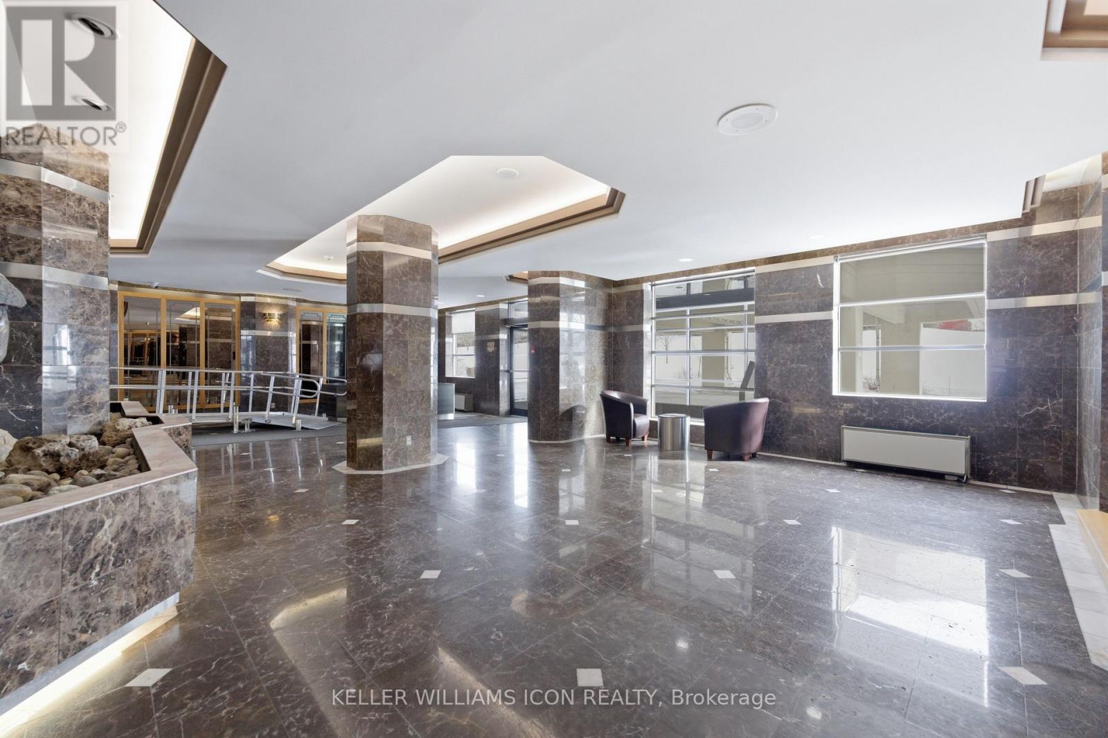 1011 - 2760 Carousel Crescent, Ottawa, Ontario  K1T 2N4 - Photo 5 - X12820768