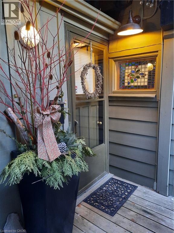 1 KING Street E, Dundas, Ontario