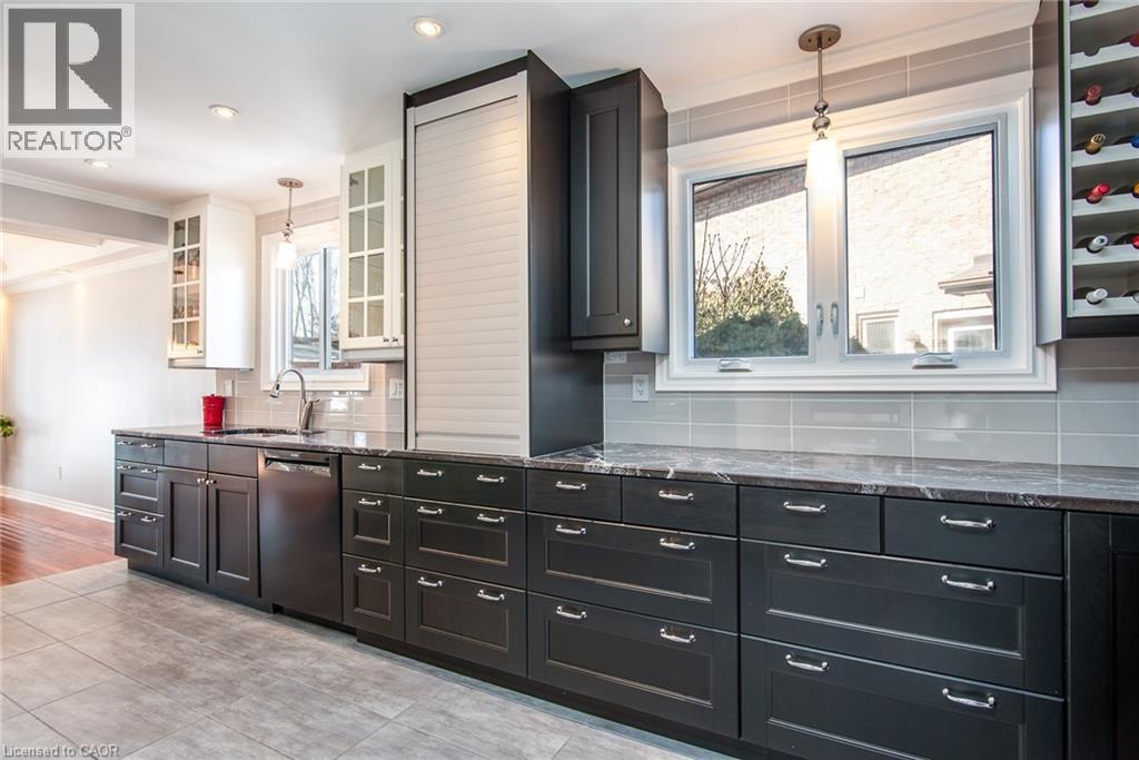 1146 Campbell Court, Burlington, Ontario  L7S 1Z7 - Photo 9 - 40808804