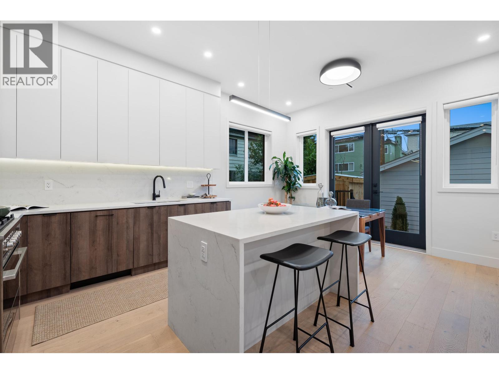 919 E 10th Avenue, Vancouver, British Columbia  V5T 2B3 - Photo 3 - R3078285