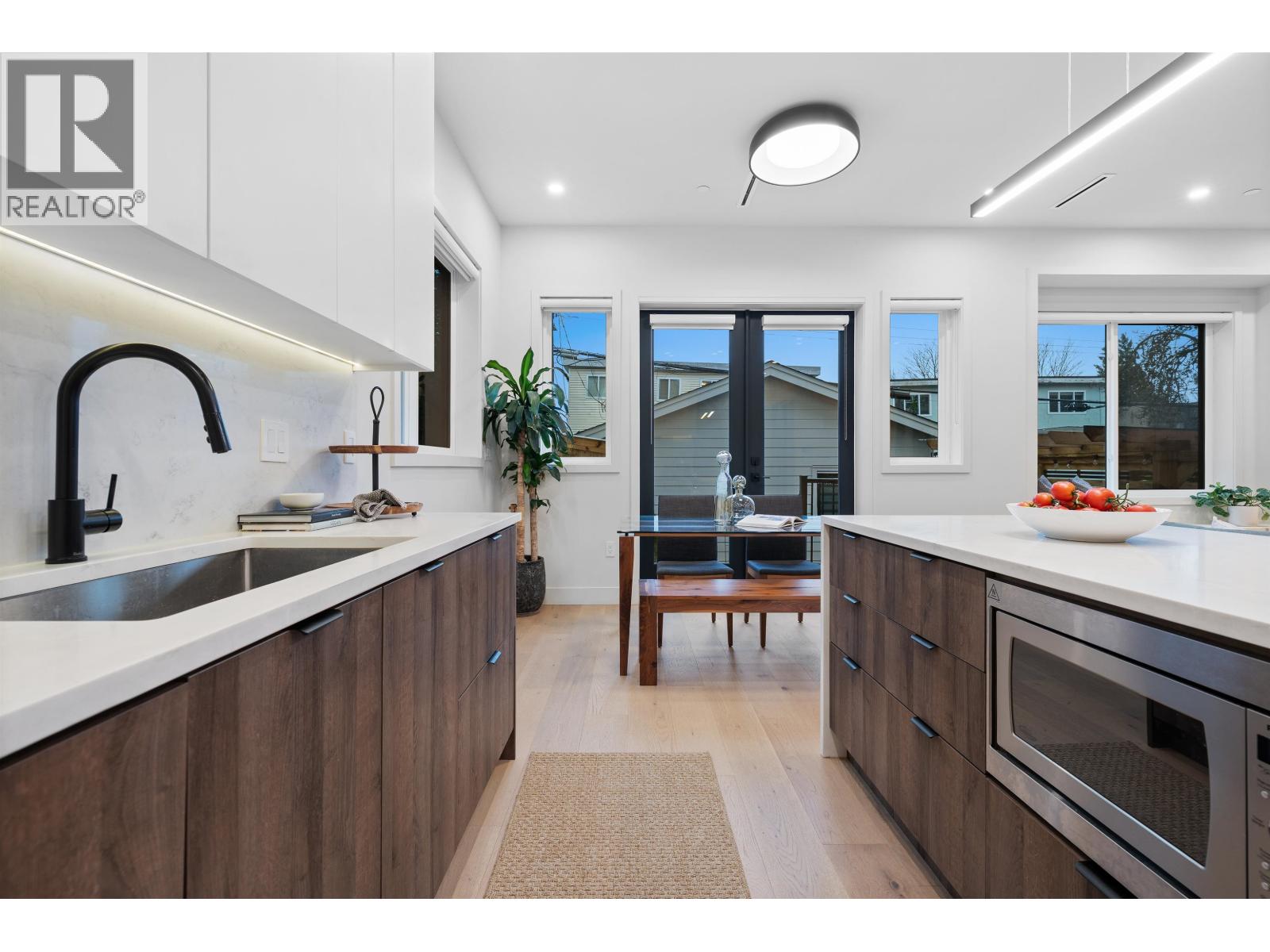 919 E 10th Avenue, Vancouver, British Columbia  V5T 2B3 - Photo 4 - R3078285