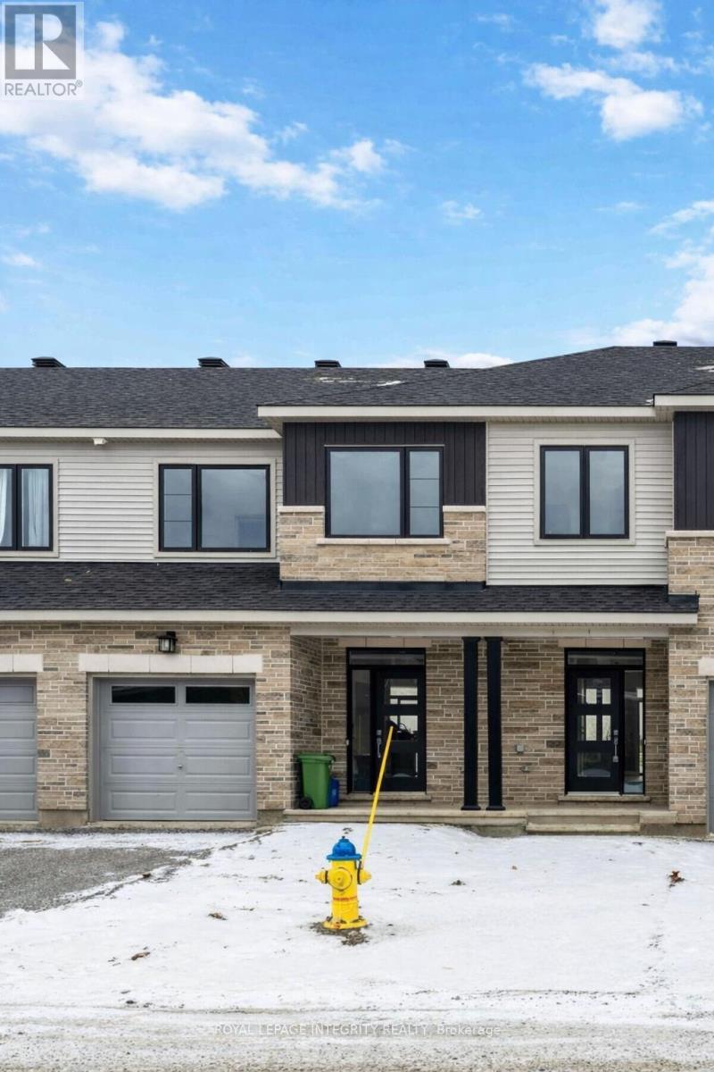 716 FAIRLINE ROW, Ottawa, Ontario