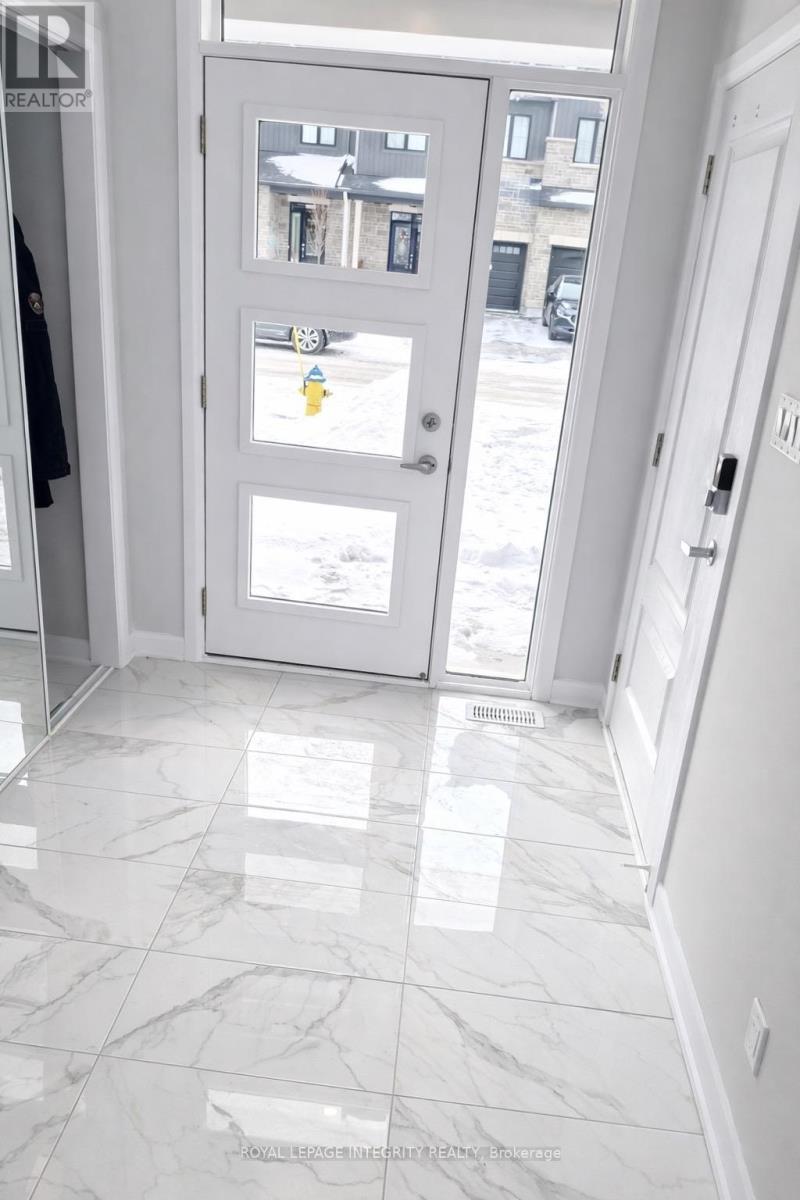 716 Fairline Row, Ottawa, Ontario  K2V 0V6 - Photo 2 - X12864536