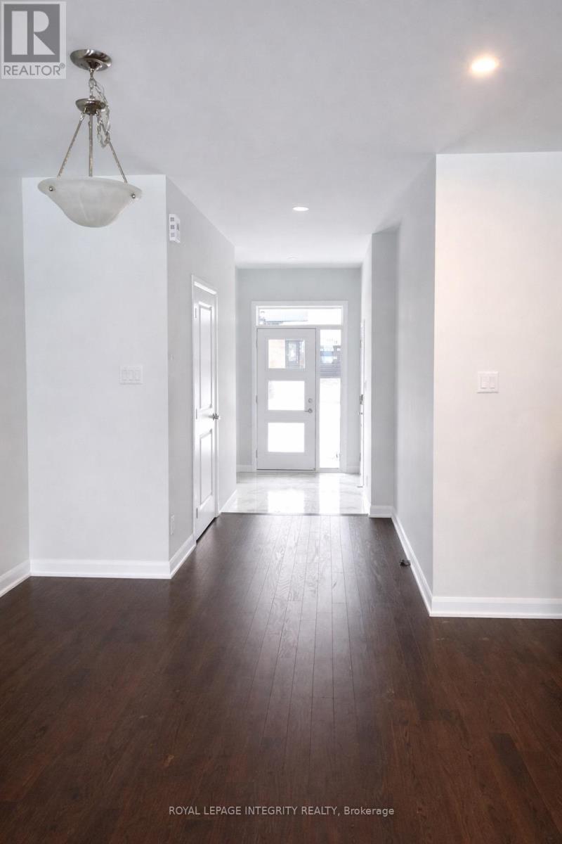 716 Fairline Row, Ottawa, Ontario  K2V 0V6 - Photo 3 - X12864536