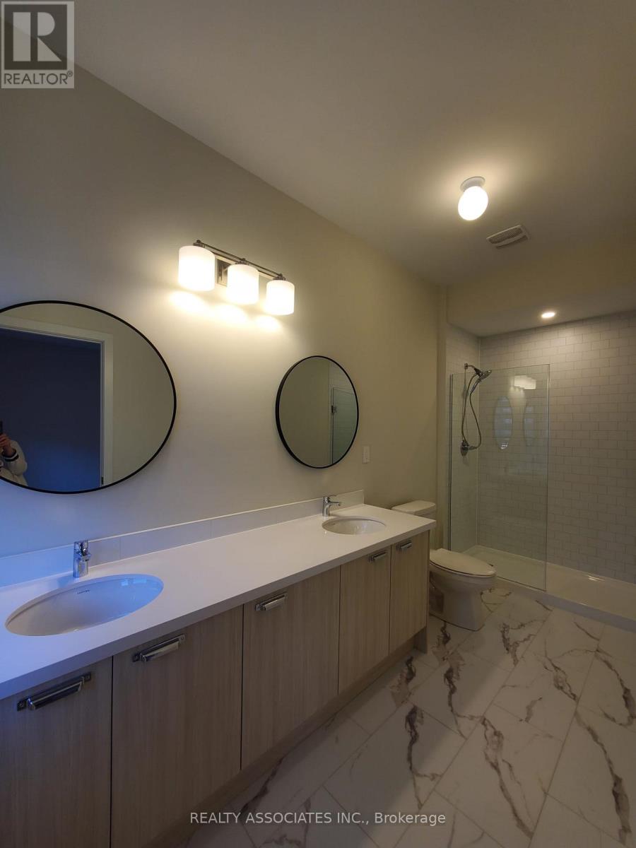 19 Mermot Lane, Richmond Hill, Ontario  L4B 0J5 - Photo 11 - N12864560