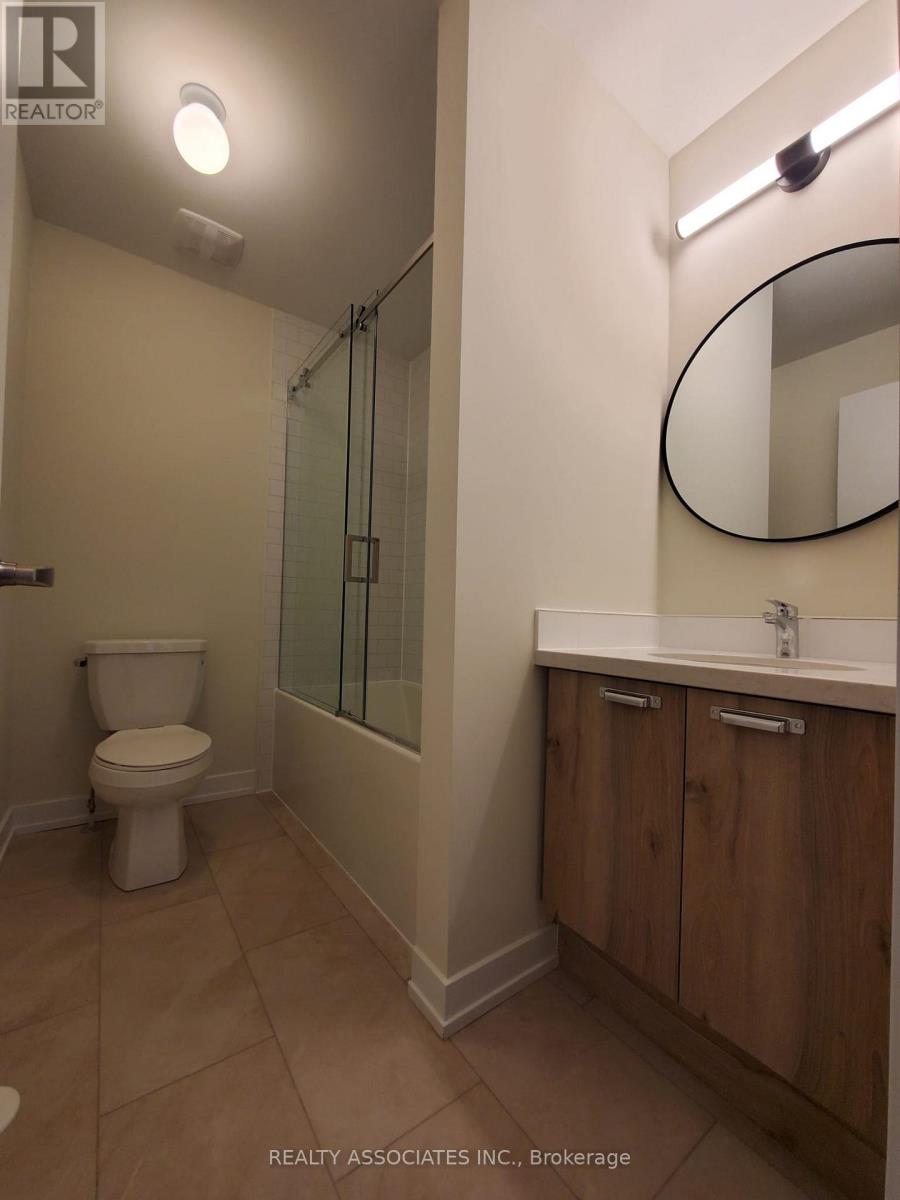 19 Mermot Lane, Richmond Hill, Ontario  L4B 0J5 - Photo 3 - N12864560