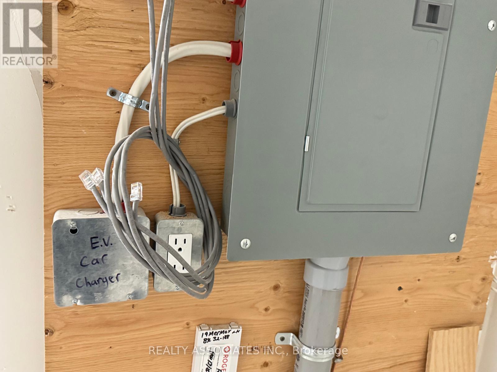 19 Mermot Lane, Richmond Hill, Ontario  L4B 0J5 - Photo 18 - N12864560