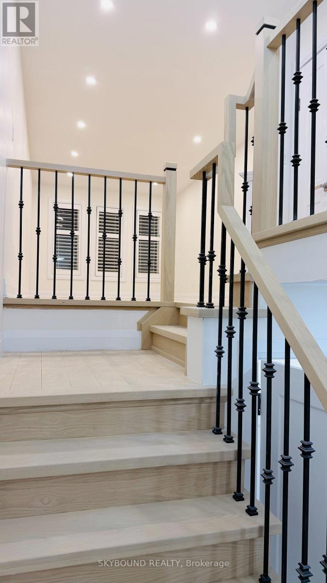 5467 Bullrush Drive, Mississauga, Ontario  L5V 1Z1 - Photo 13 - W12856778