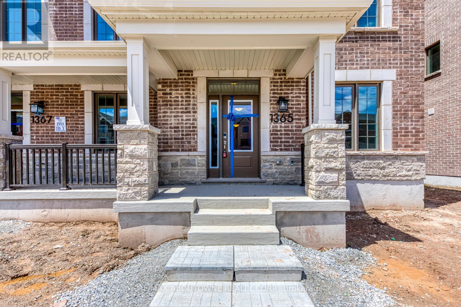 1365 William Halton Parkway, Oakville, Ontario  L6M 5N9 - Photo 2 - W12863630