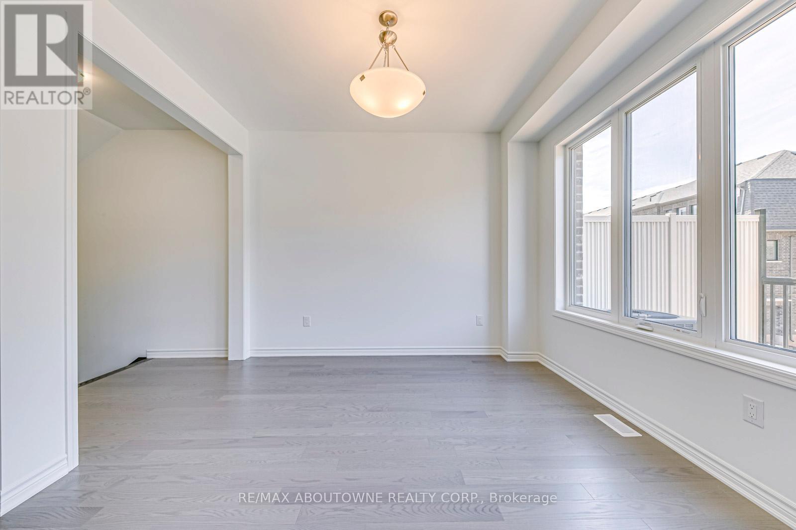 1365 William Halton Parkway, Oakville, Ontario  L6M 5N9 - Photo 14 - W12863630