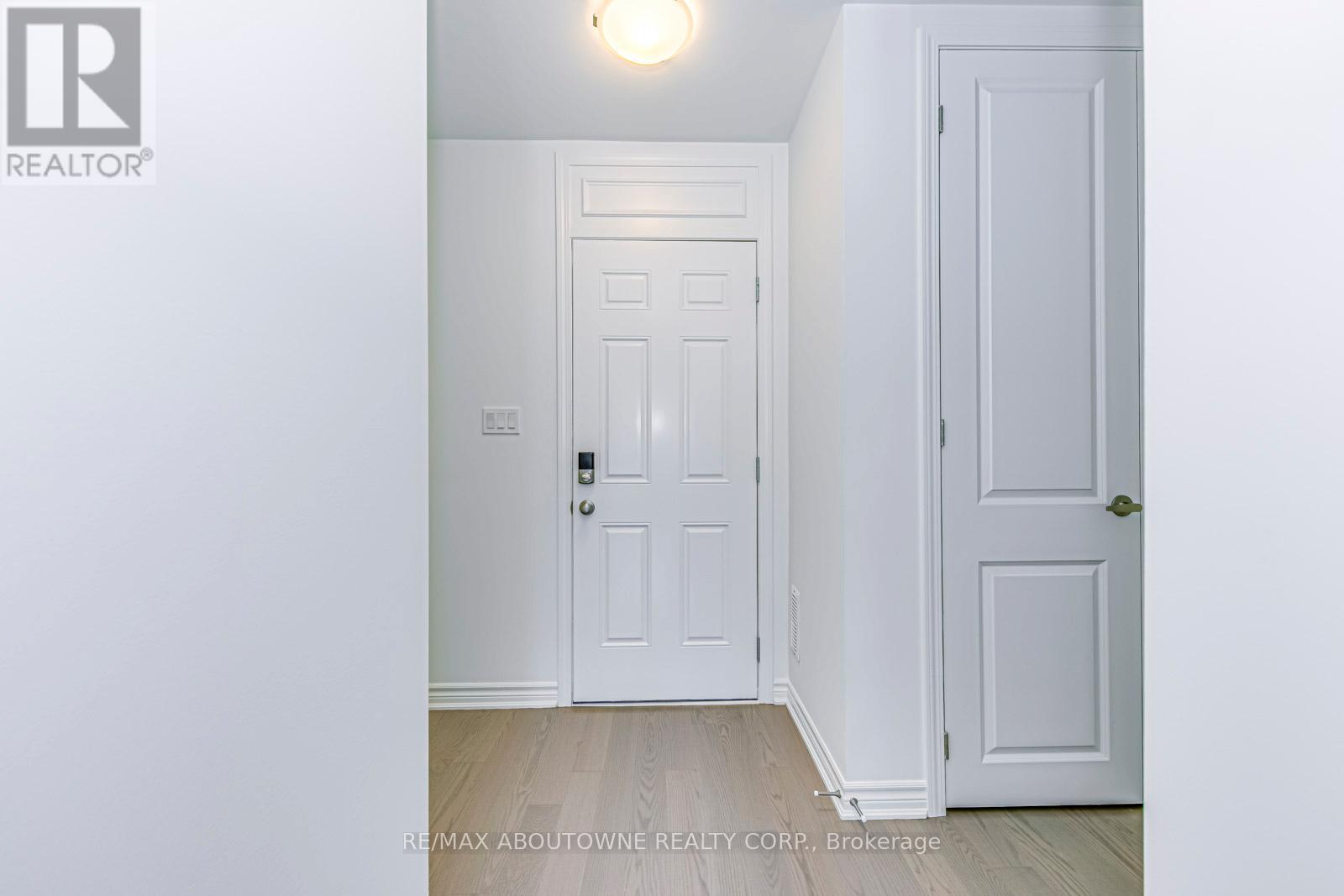 1365 William Halton Parkway, Oakville, Ontario  L6M 5N9 - Photo 9 - W12863630