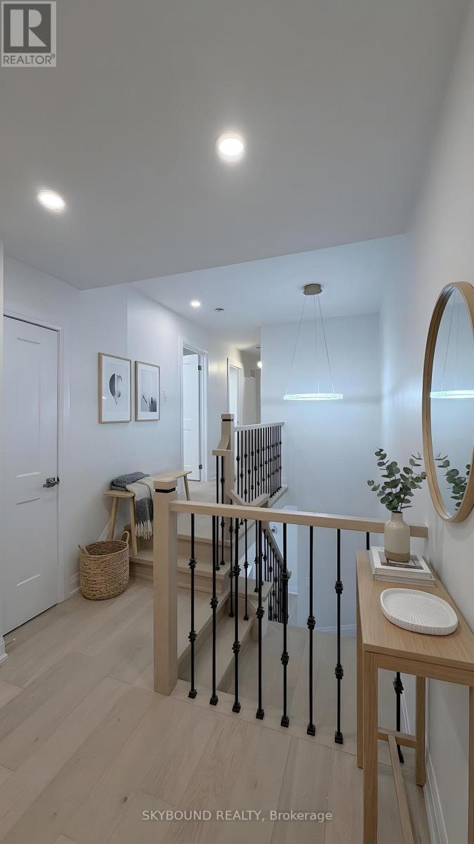 5467 Bullrush Drive, Mississauga, Ontario  L5V 1Z1 - Photo 5 - W12856778