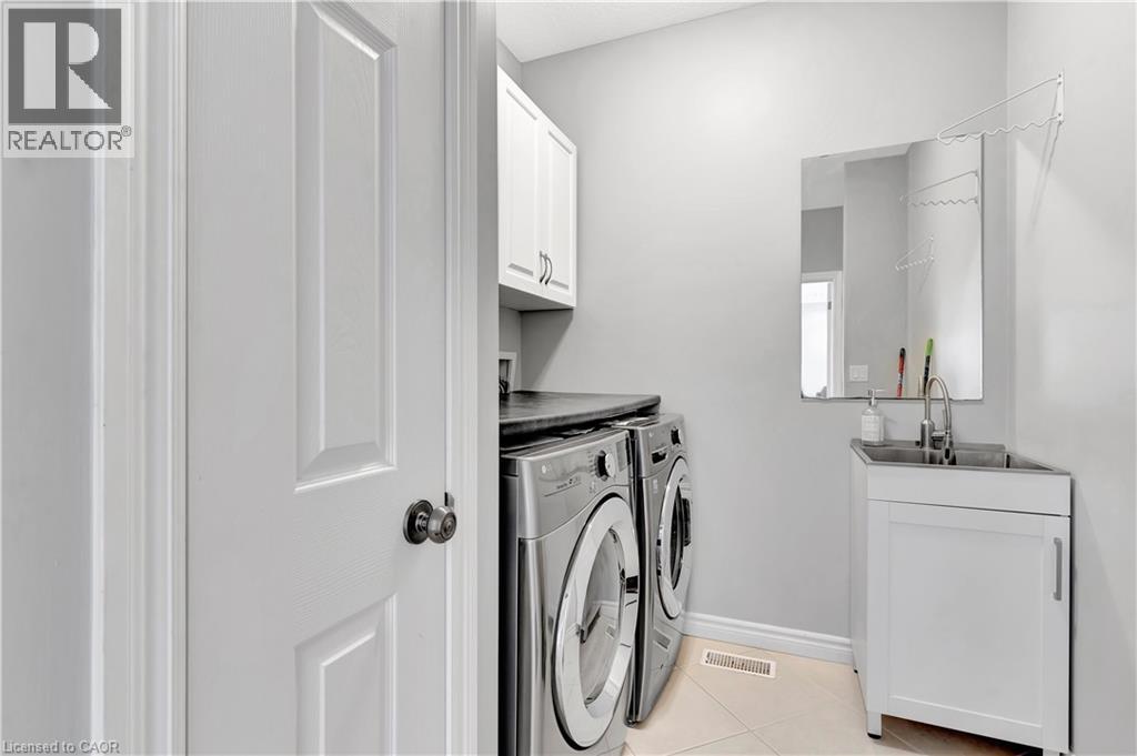 510 Forest Gate Crescent, Waterloo, Ontario  N2V 2X2 - Photo 3 - 40798010