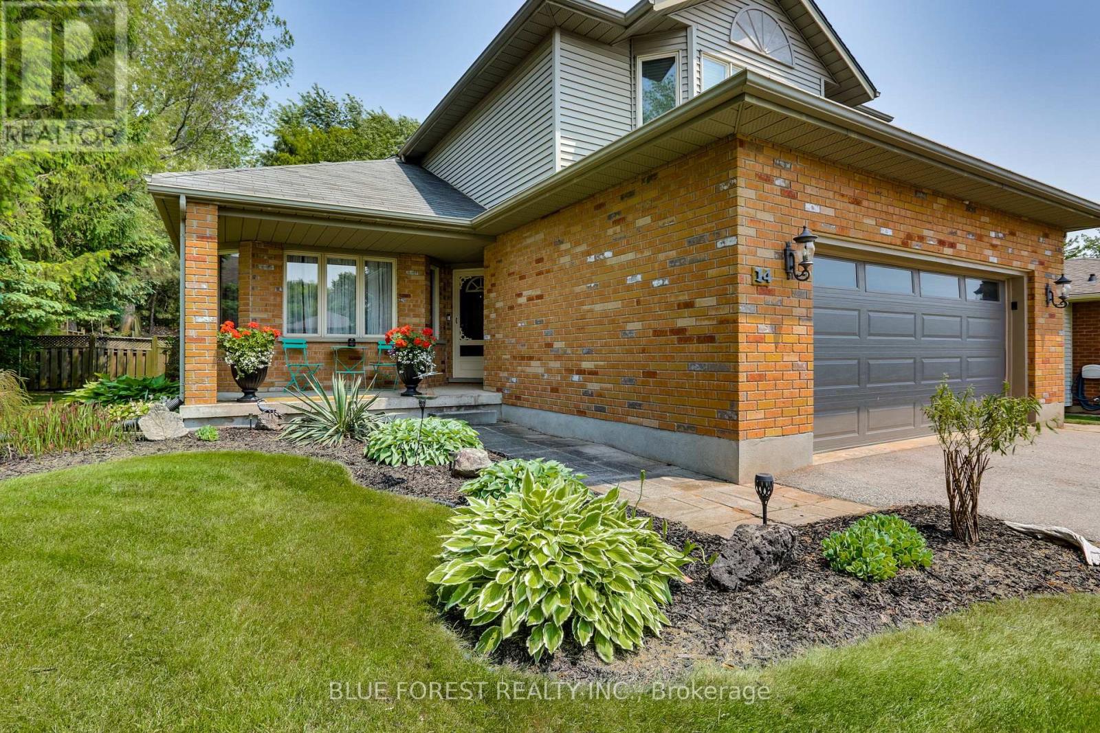 14 Eric Drive, Thames Centre, Ontario  N0L 1G1 - Photo 2 - X12864586