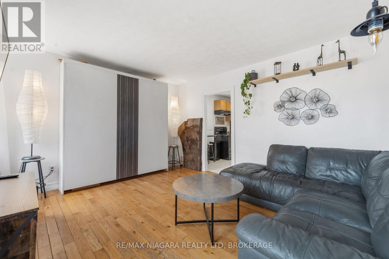 5 Homewood Avenue, St. Catharines, Ontario  L2M 5L2 - Photo 4 - X12864566