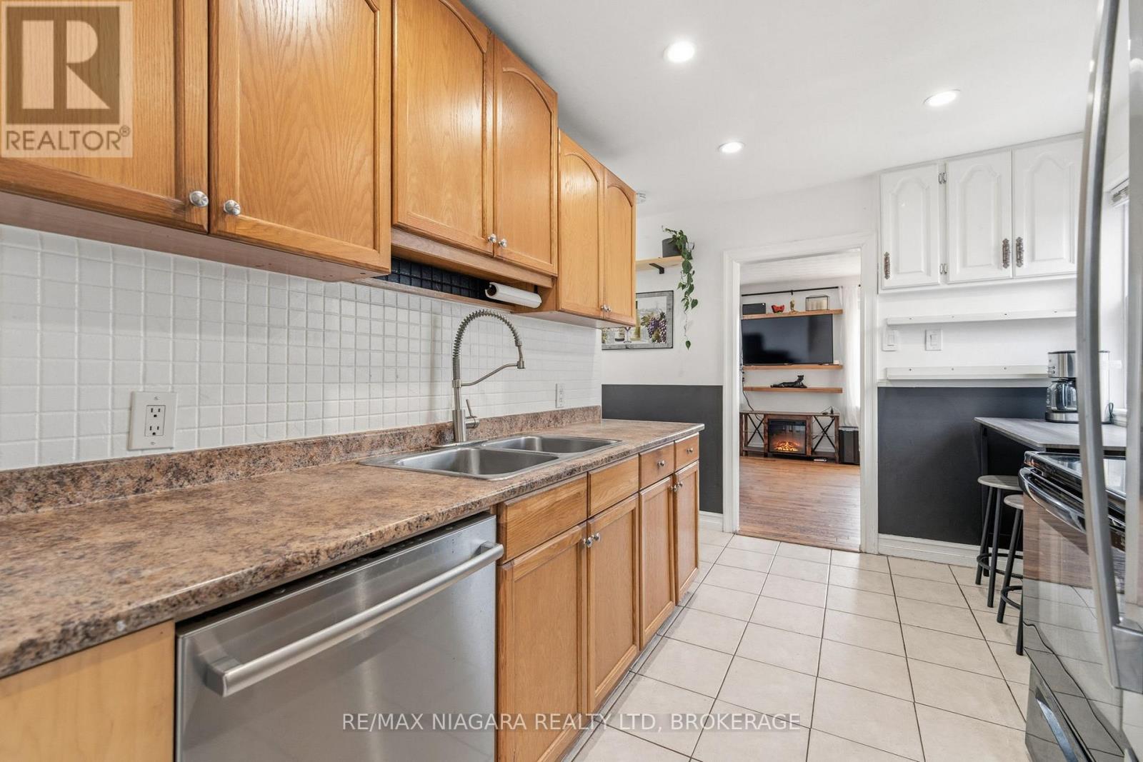 5 Homewood Avenue, St. Catharines, Ontario  L2M 5L2 - Photo 5 - X12864566