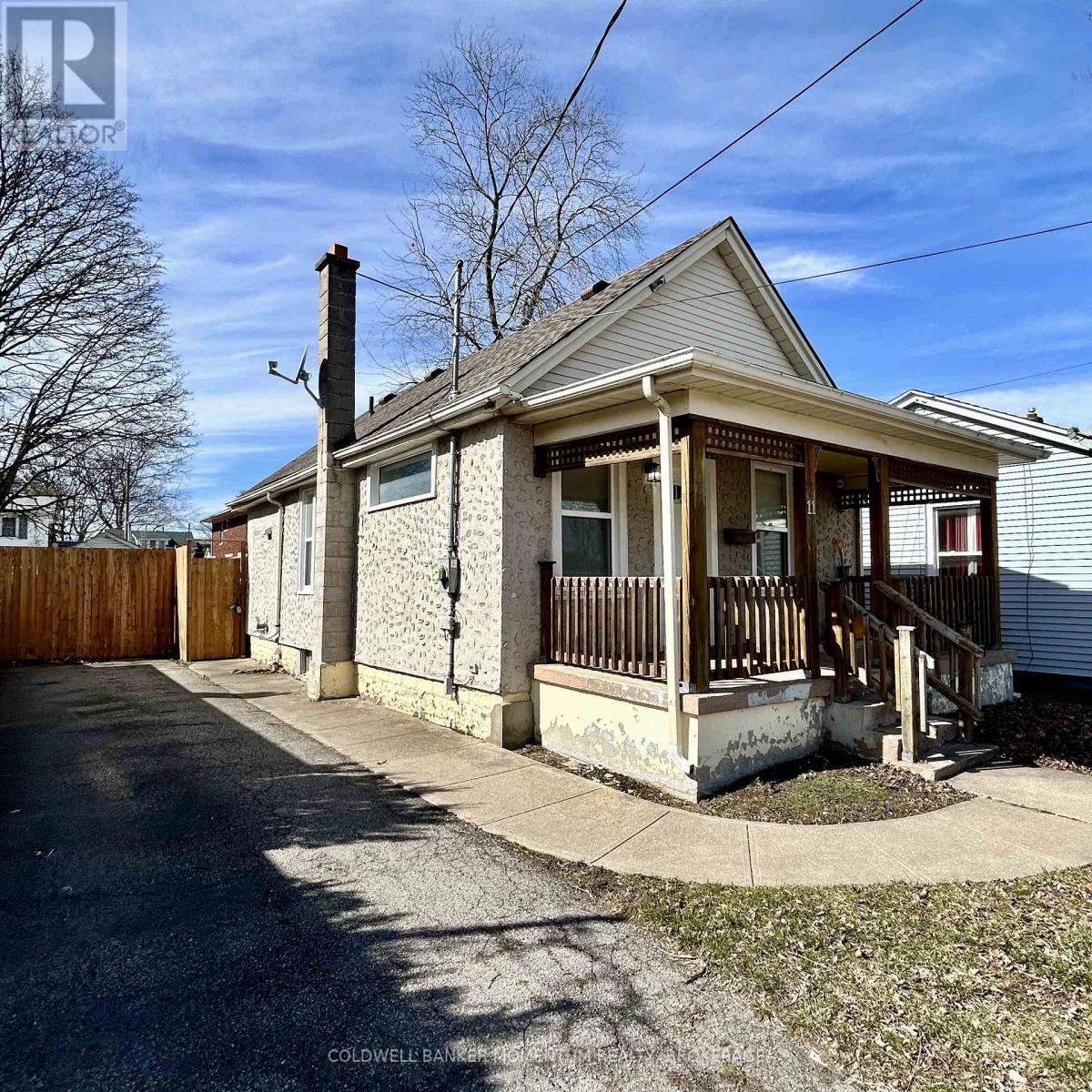 11 Greenlaw Place, St. Catharines, Ontario  L2R 4S5 - Photo 5 - X12864568