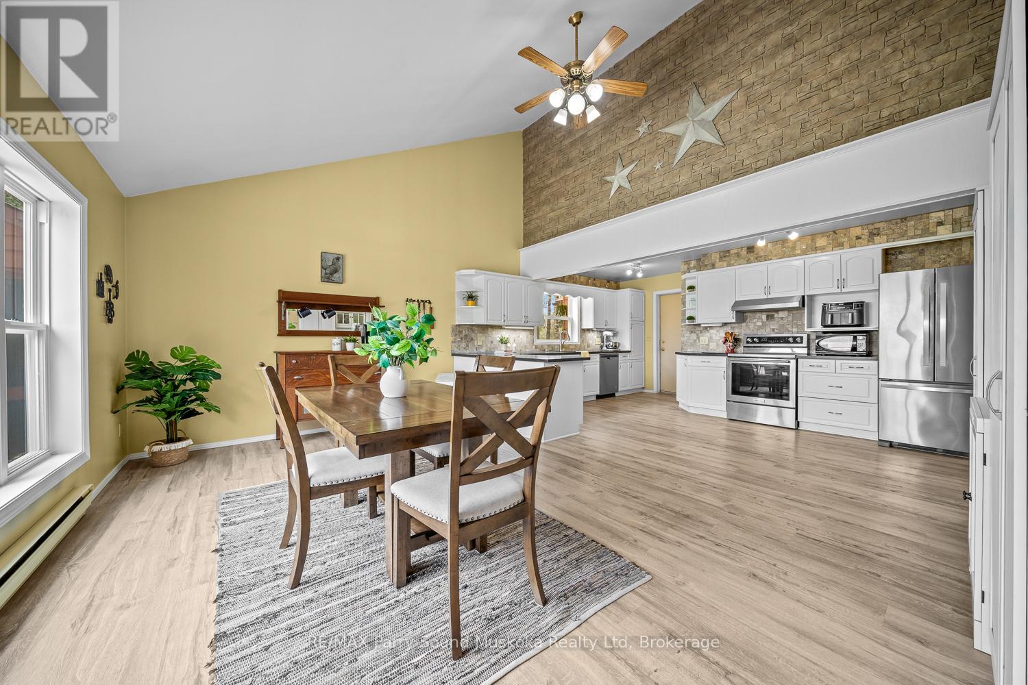 258 Lakeside Trail, Magnetawan, Ontario  P0A 1P0 - Photo 20 - X12864604