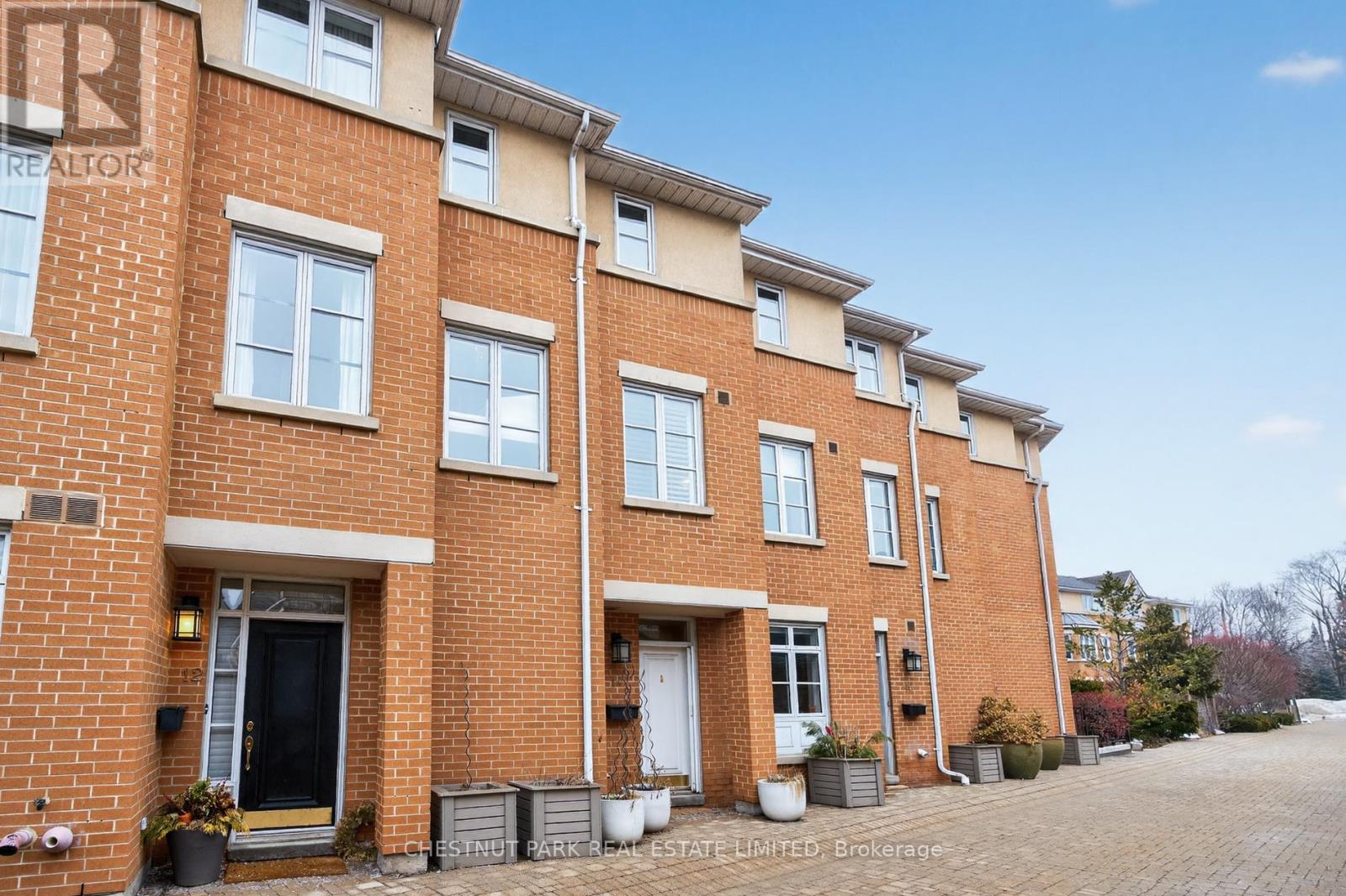 14 CHARLESWORTH LANE, Toronto, Ontario