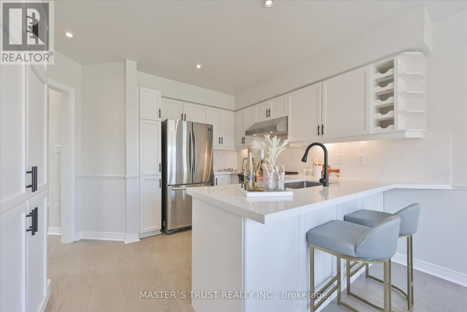 2131 Deer Park Road, Oakville, Ontario  L6M 3X4 - Photo 13 - W12864582