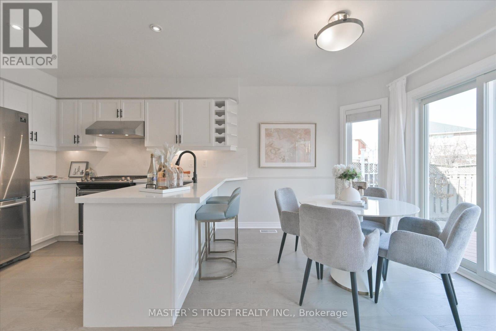 2131 Deer Park Road, Oakville, Ontario  L6M 3X4 - Photo 14 - W12864582