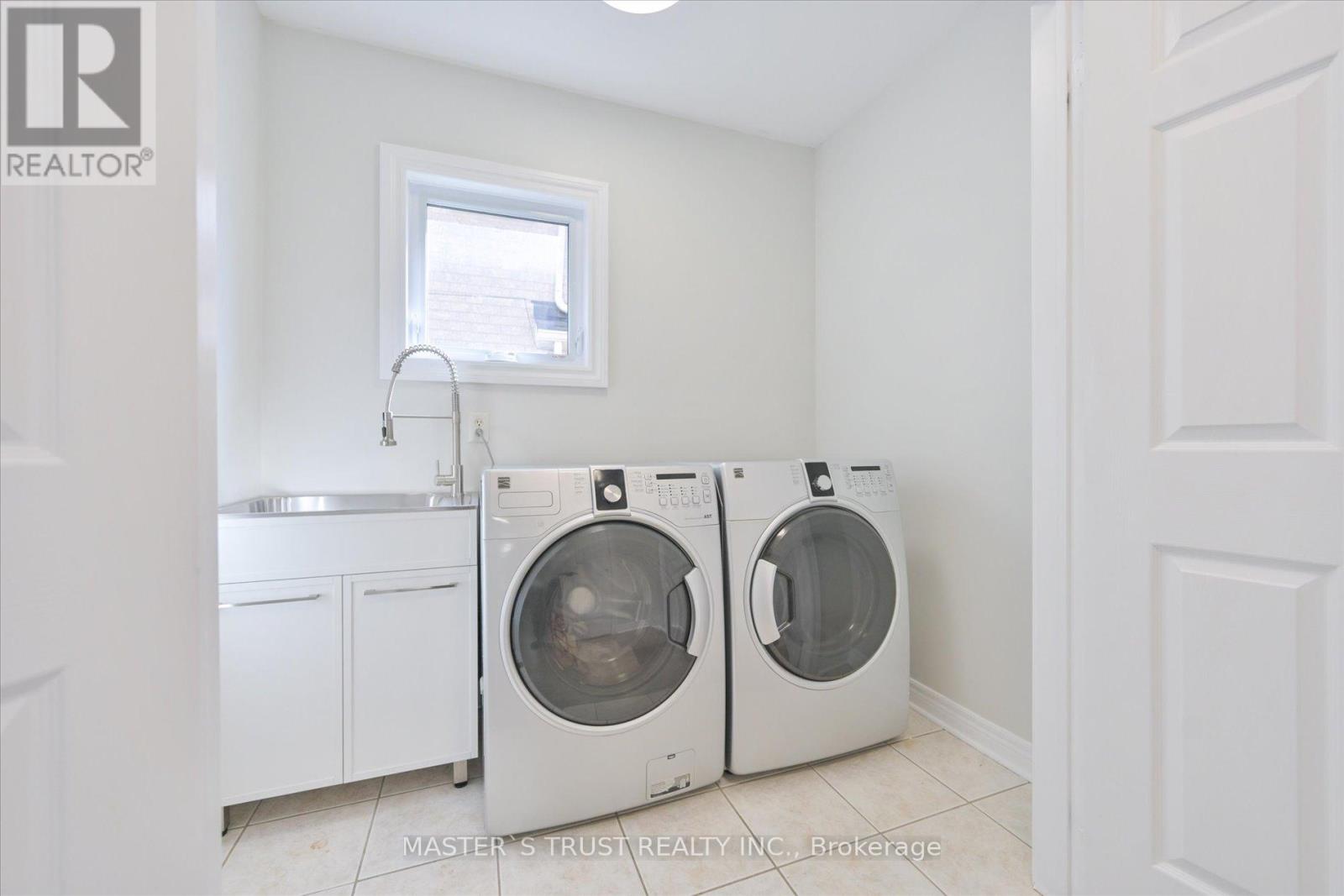 2131 Deer Park Road, Oakville, Ontario  L6M 3X4 - Photo 17 - W12864582