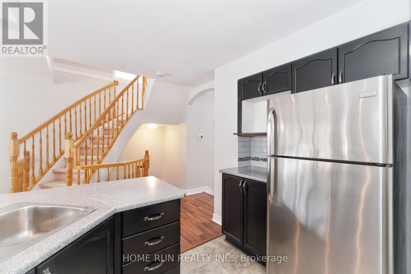 129 Hearst Way, Ottawa, Ontario  K2L 4G5 - Photo 10 - X12864620