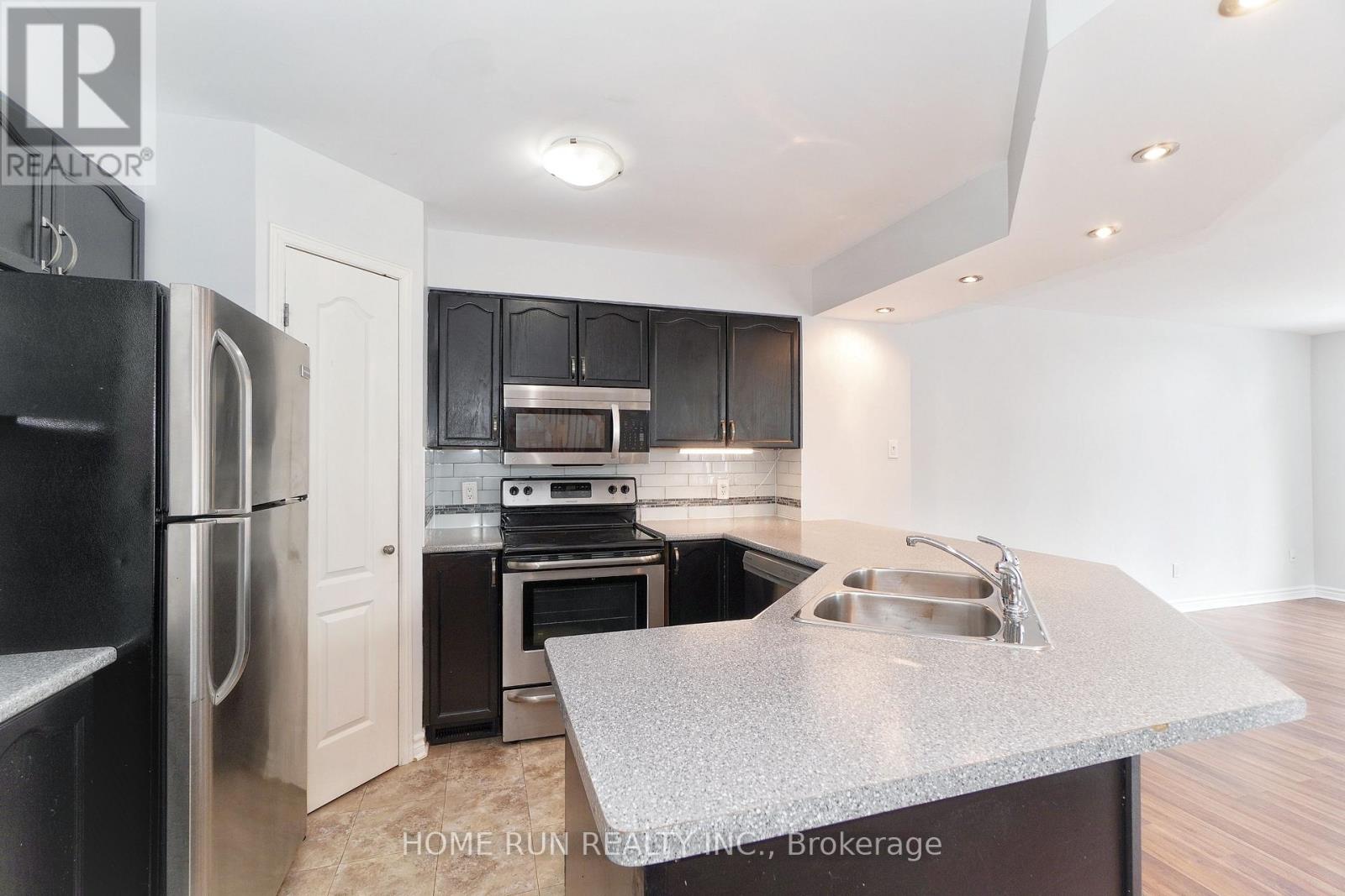 129 Hearst Way, Ottawa, Ontario  K2L 4G5 - Photo 11 - X12864620