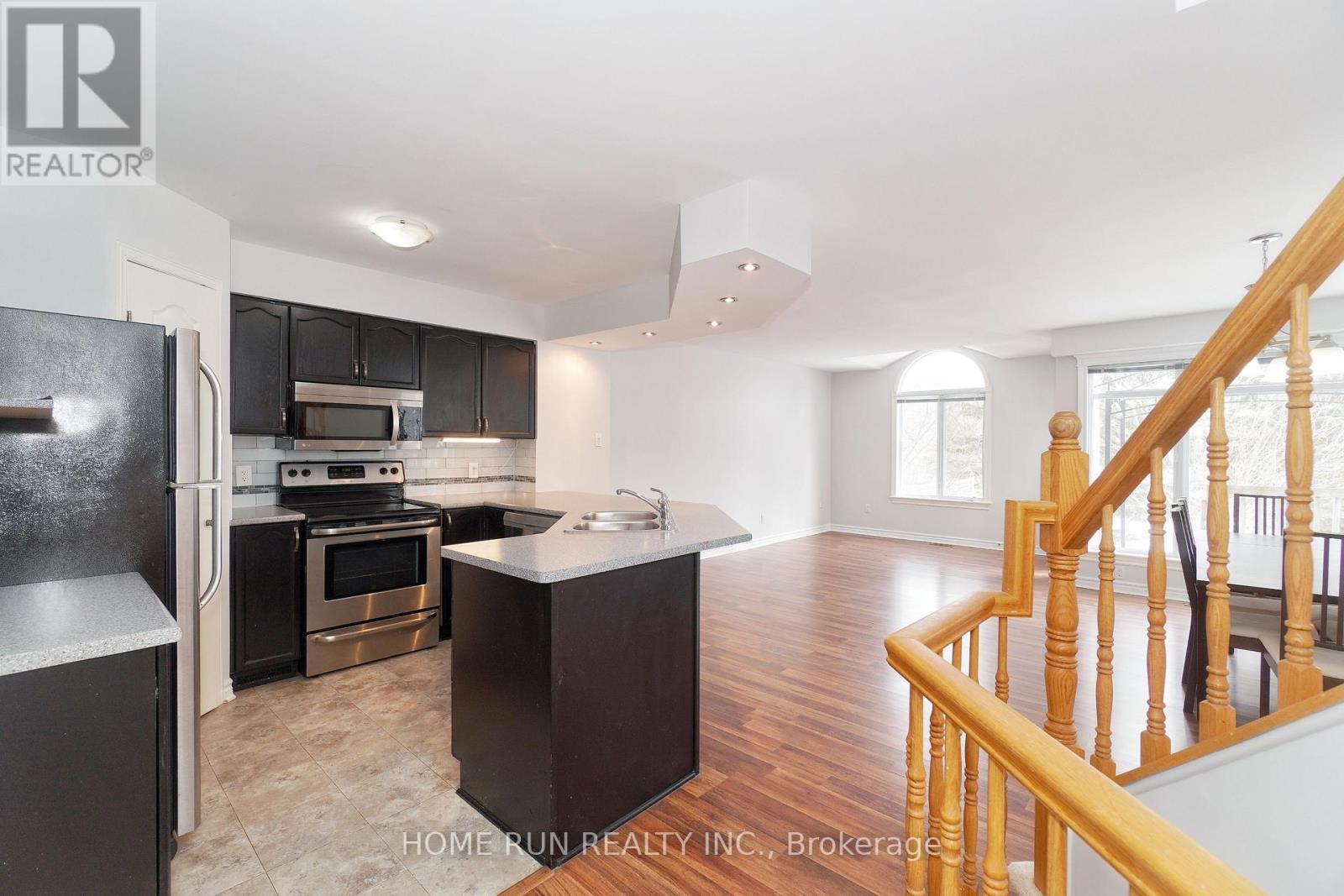 129 Hearst Way, Ottawa, Ontario  K2L 4G5 - Photo 7 - X12864620