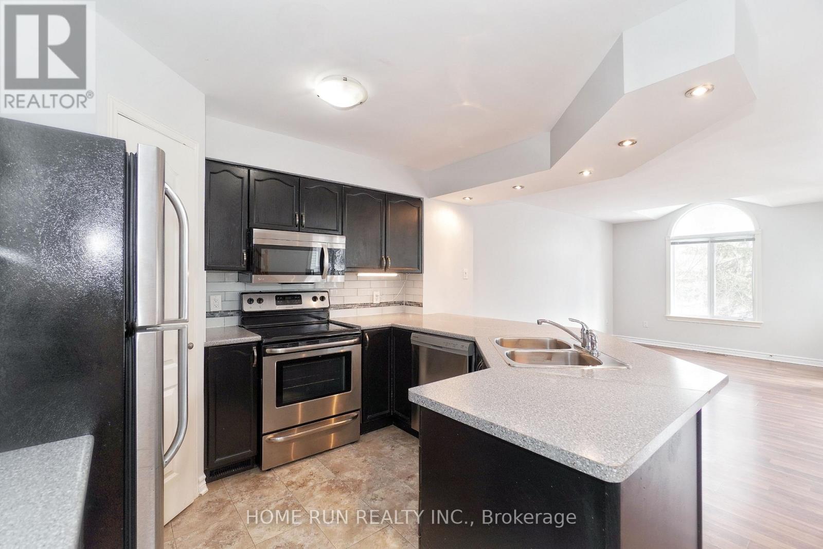 129 Hearst Way, Ottawa, Ontario  K2L 4G5 - Photo 8 - X12864620