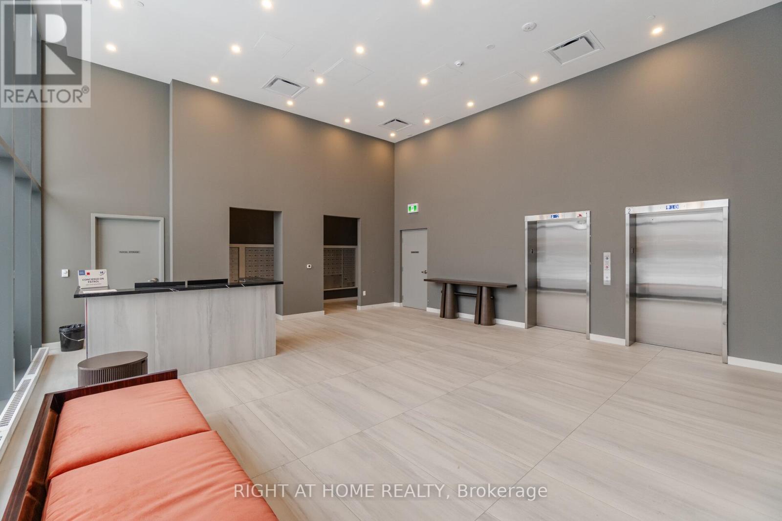 616 - 859 The Queensway, Toronto, Ontario  M8Z 1N8 - Photo 4 - W12864638