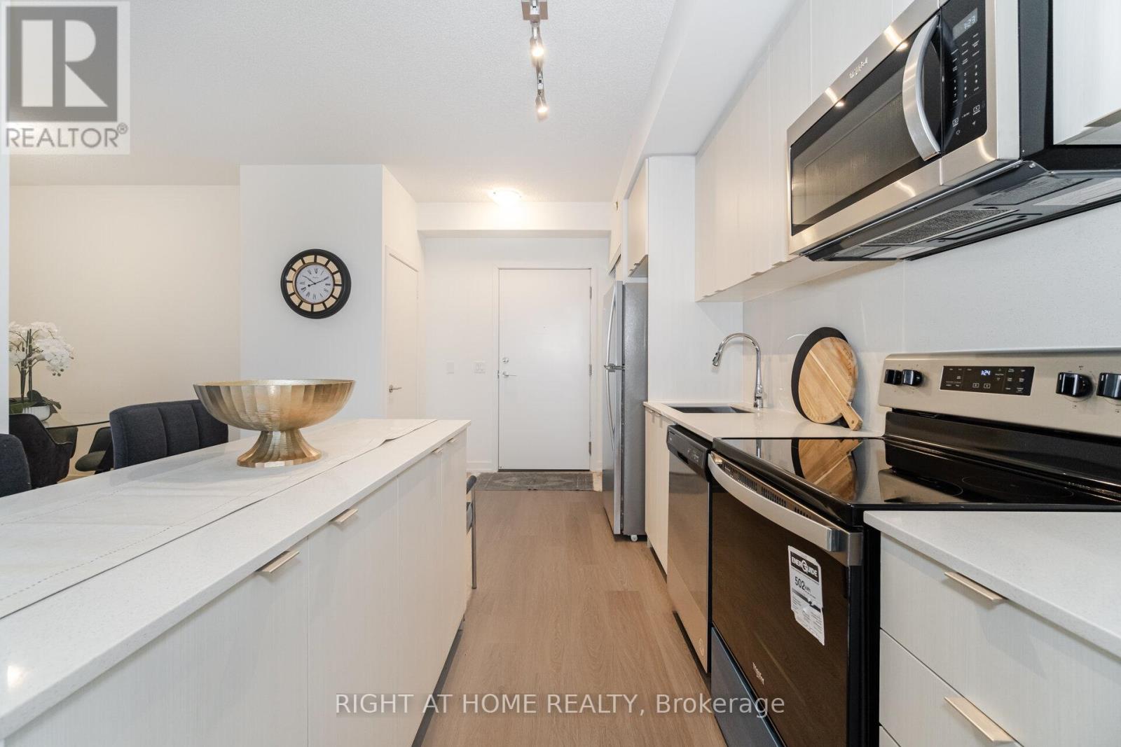 616 - 859 The Queensway, Toronto, Ontario  M8Z 1N8 - Photo 8 - W12864638