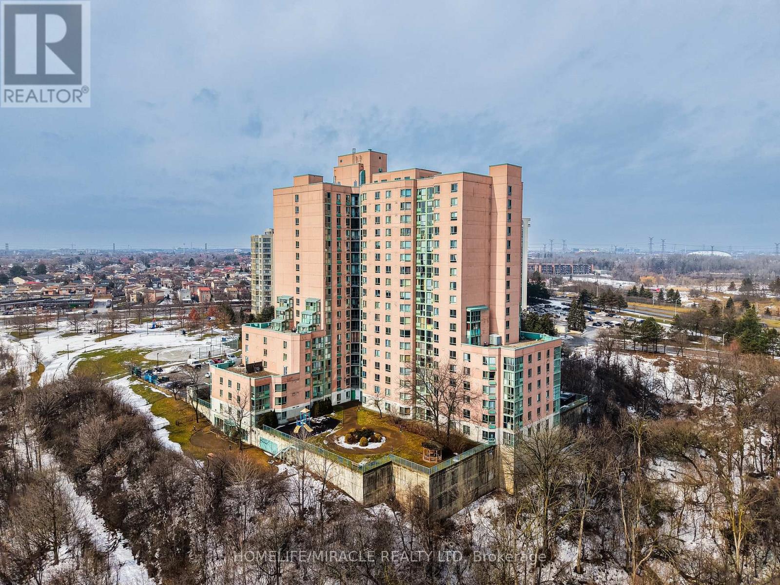 1705 - 41 MARKBROOK LANE, Toronto, Ontario