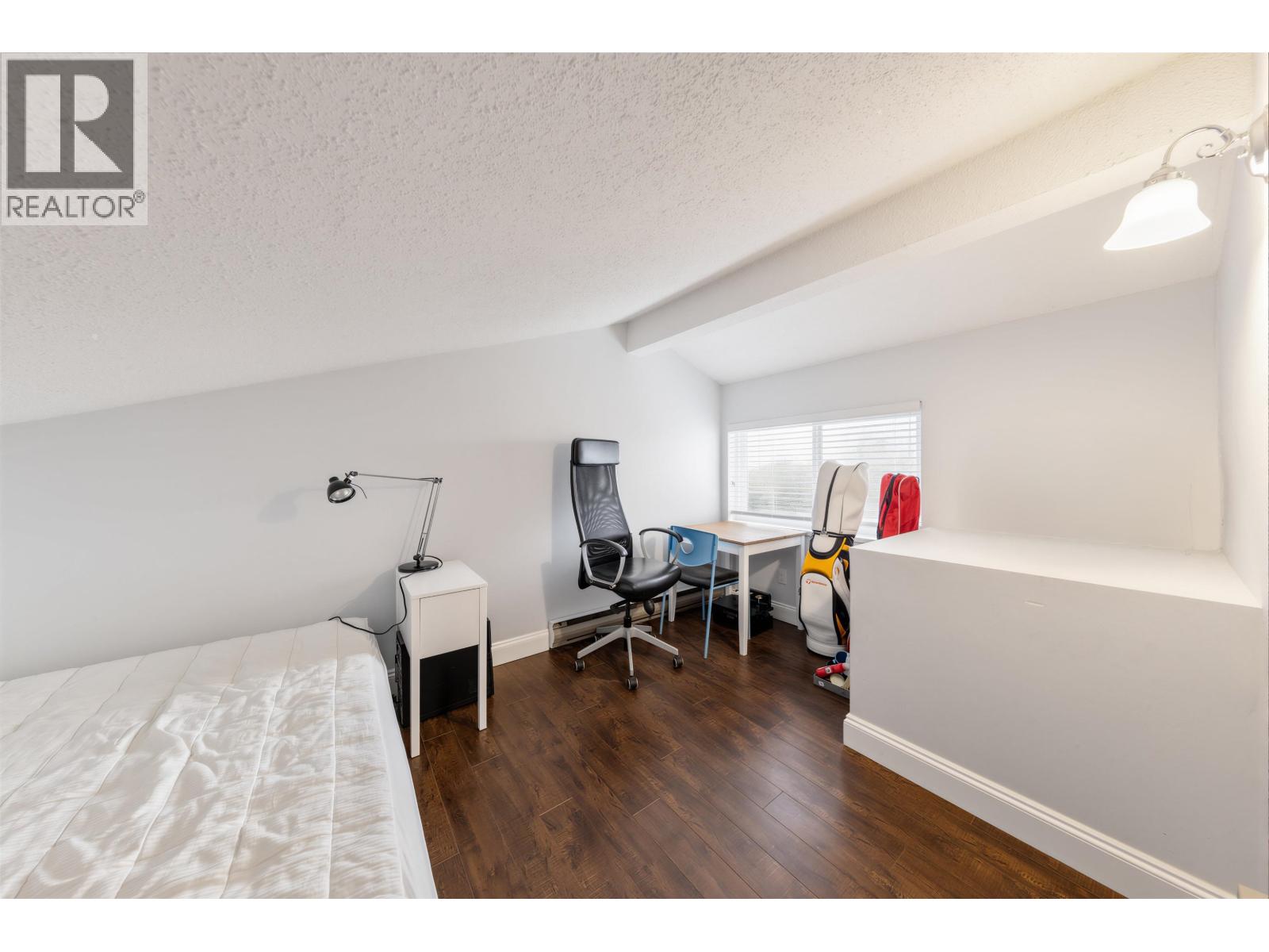 Listing Picture 17 of 31 : 7763 HAZELMERE STREET, Burnaby / 本拿比 - 魯藝地產 Yvonne Lu Group - MLS Medallion Club Member