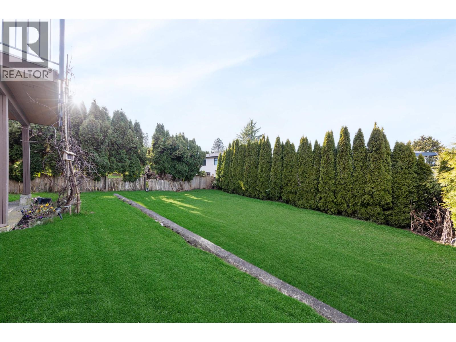 Listing Picture 26 of 31 : 7763 HAZELMERE STREET, Burnaby / 本拿比 - 魯藝地產 Yvonne Lu Group - MLS Medallion Club Member