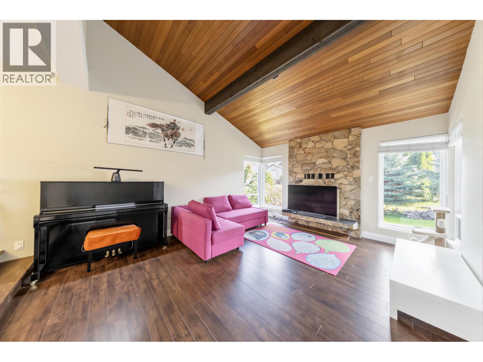 Listing Picture 4 of 31 : 7763 HAZELMERE STREET, Burnaby / 本拿比 - 魯藝地產 Yvonne Lu Group - MLS Medallion Club Member