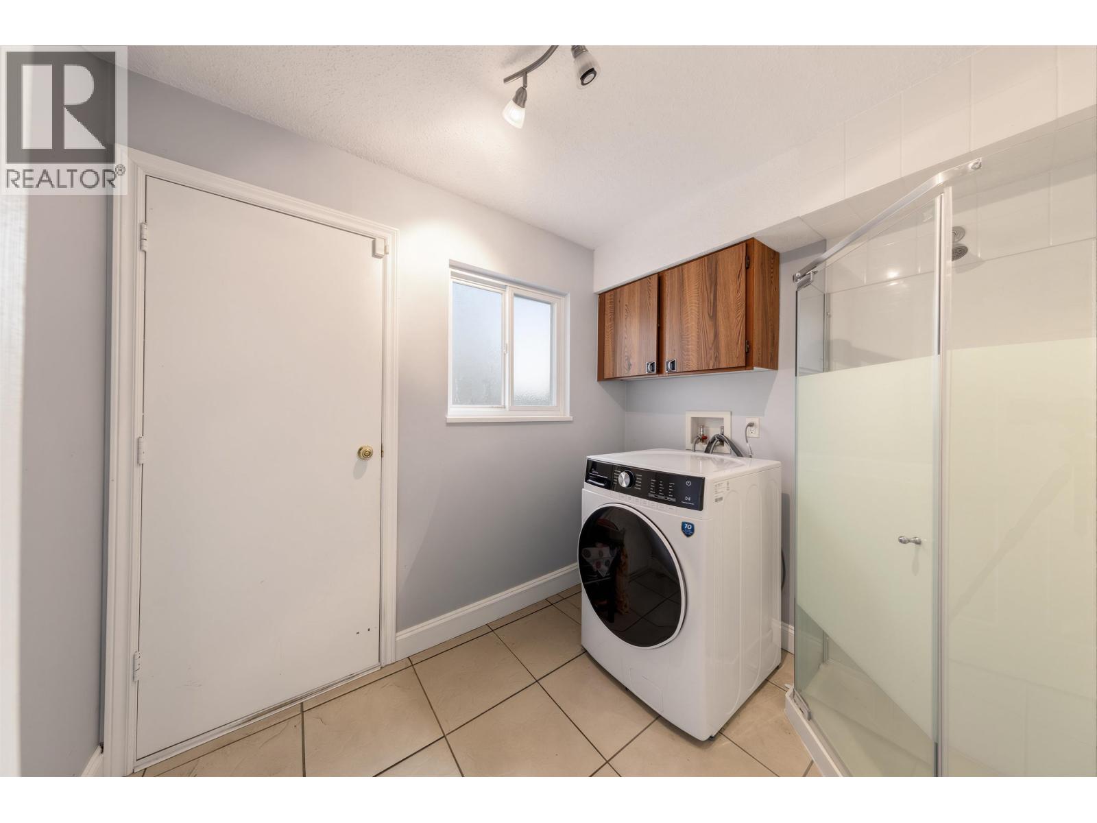 Listing Picture 16 of 31 : 7763 HAZELMERE STREET, Burnaby / 本拿比 - 魯藝地產 Yvonne Lu Group - MLS Medallion Club Member