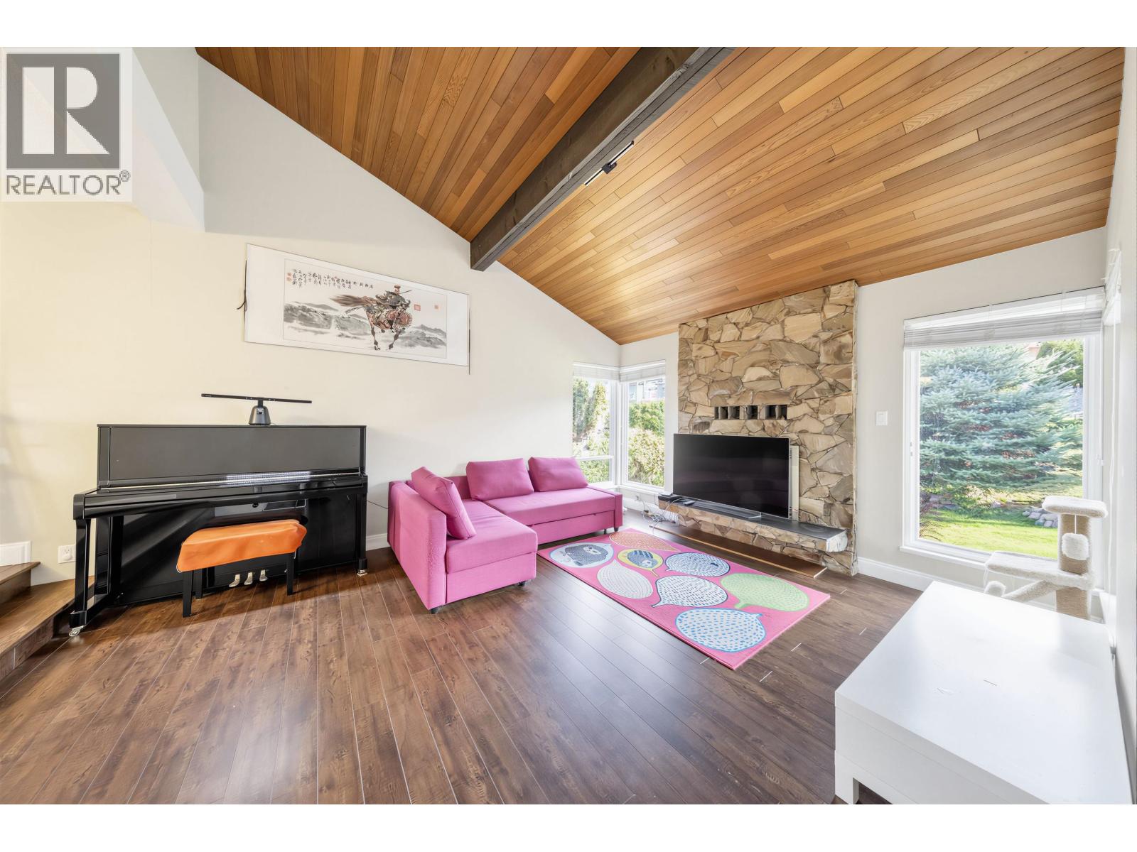 Listing Picture 7 of 31 : 7763 HAZELMERE STREET, Burnaby / 本拿比 - 魯藝地產 Yvonne Lu Group - MLS Medallion Club Member