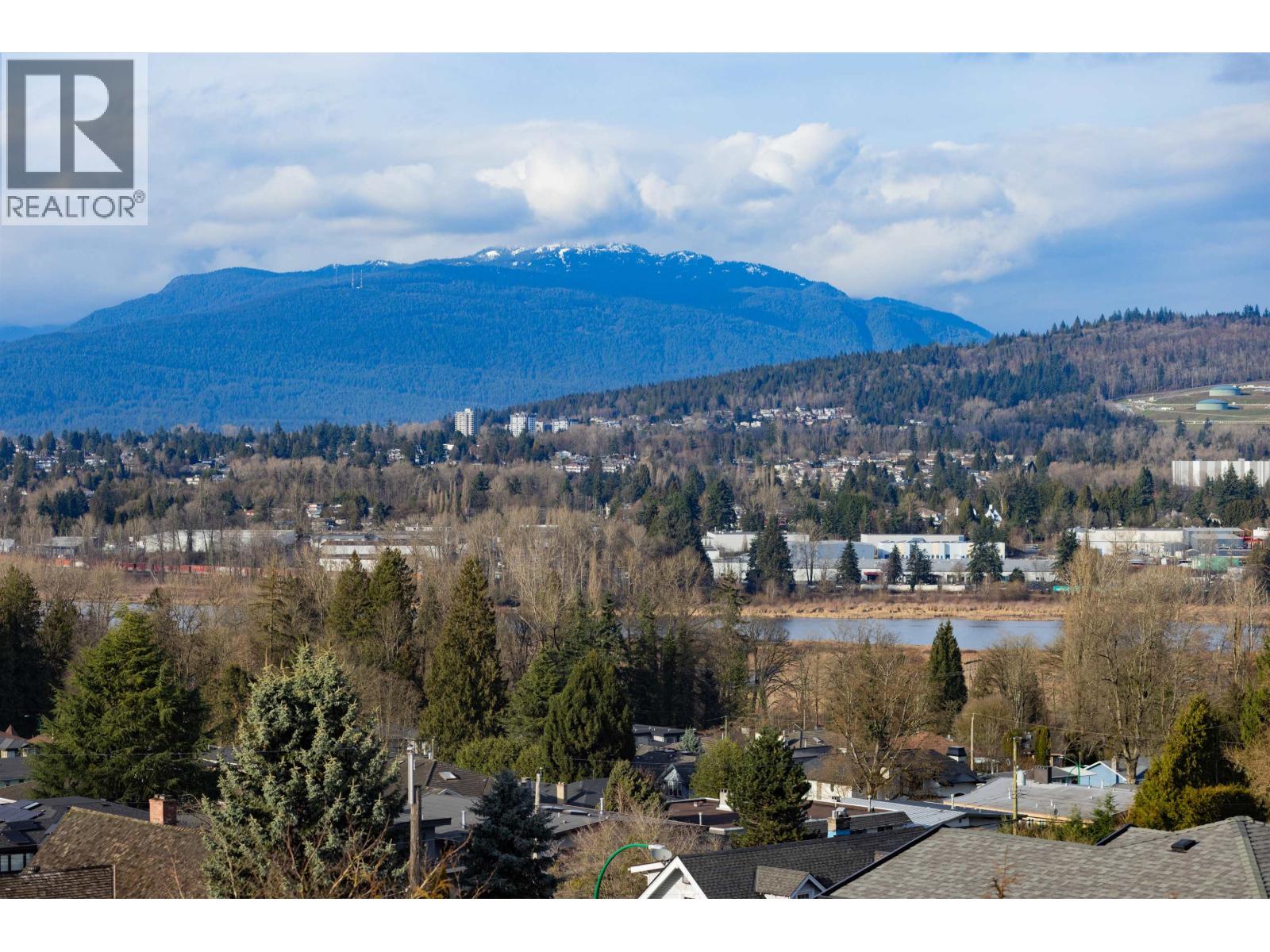 Listing Picture 29 of 31 : 7763 HAZELMERE STREET, Burnaby / 本拿比 - 魯藝地產 Yvonne Lu Group - MLS Medallion Club Member